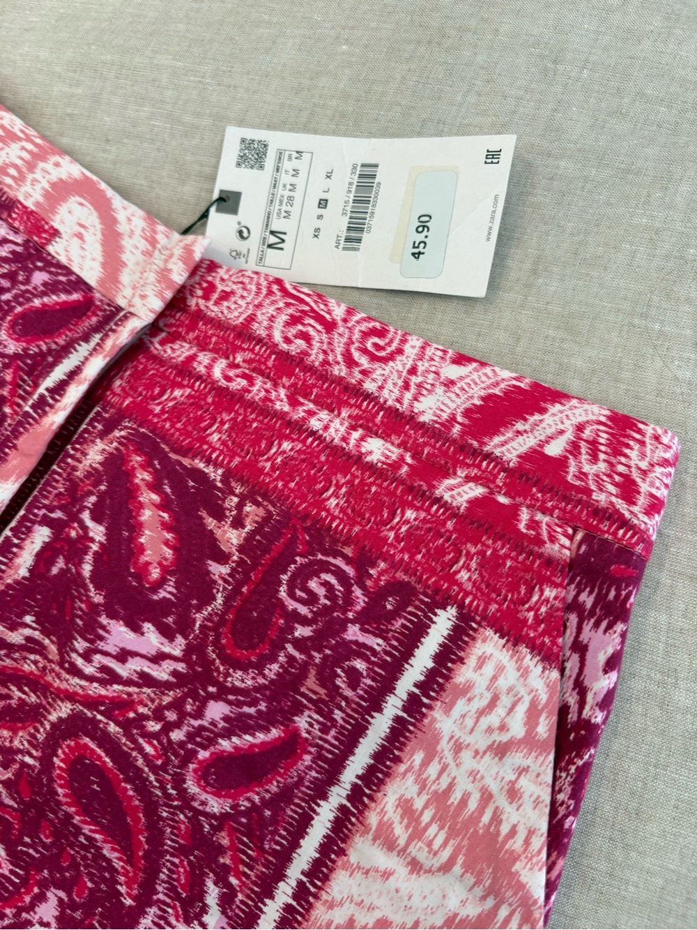 Zara High-Waist Paisley Patchwork Shorts in Fuchsia and Light Pink - Picture 3 of 5